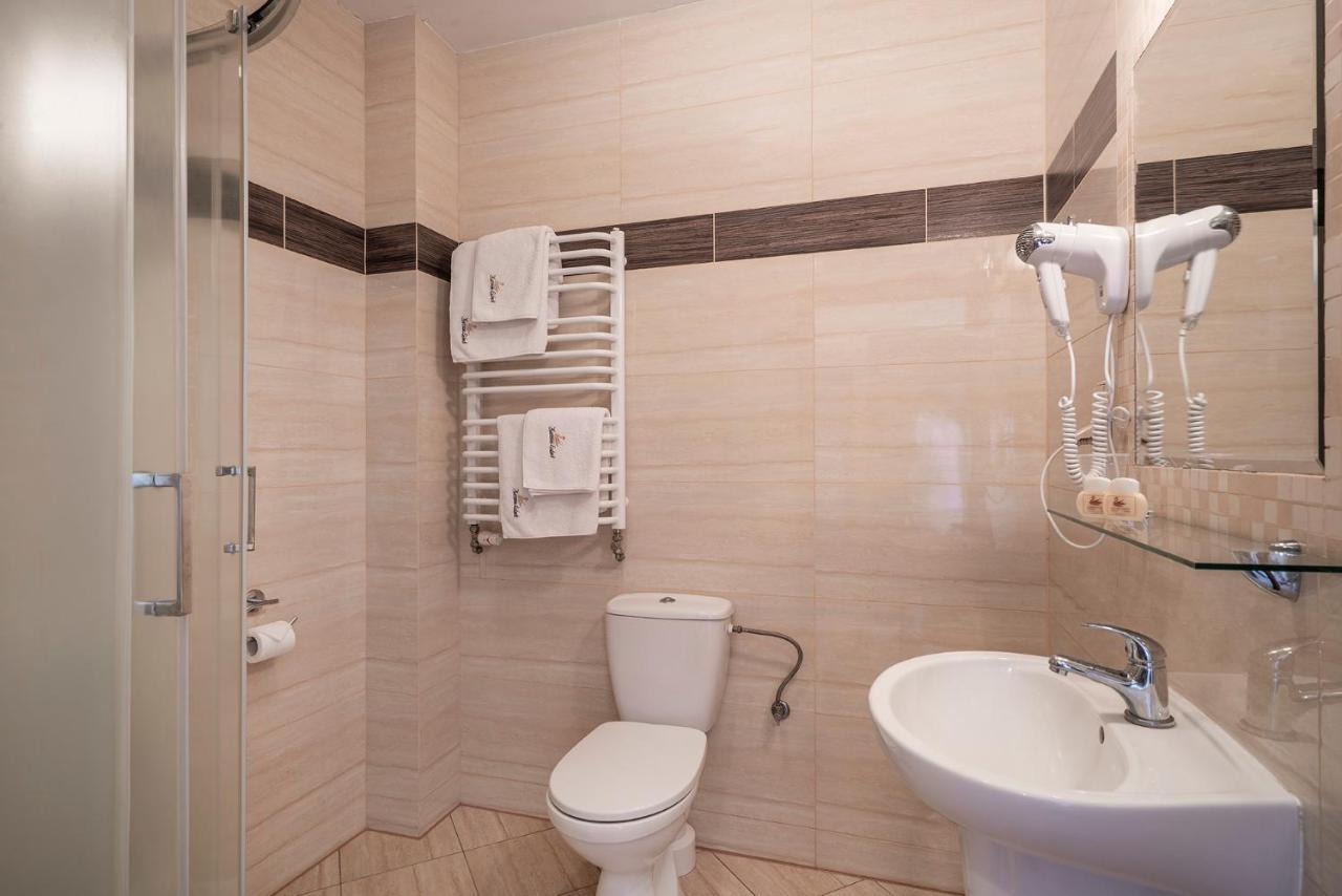 Labedz Hotel Karczma Iława 外观 照片
